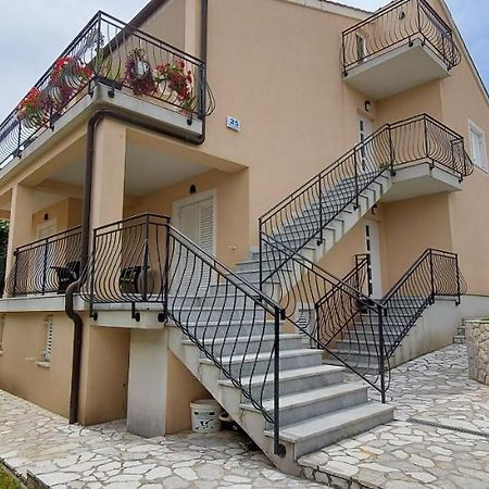 Apartmani Tomislav Krk Town Exterior photo