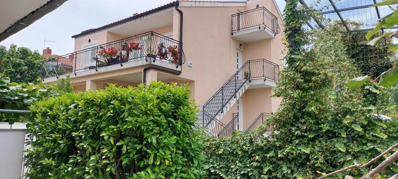 Apartmani Tomislav Krk Town Exterior photo