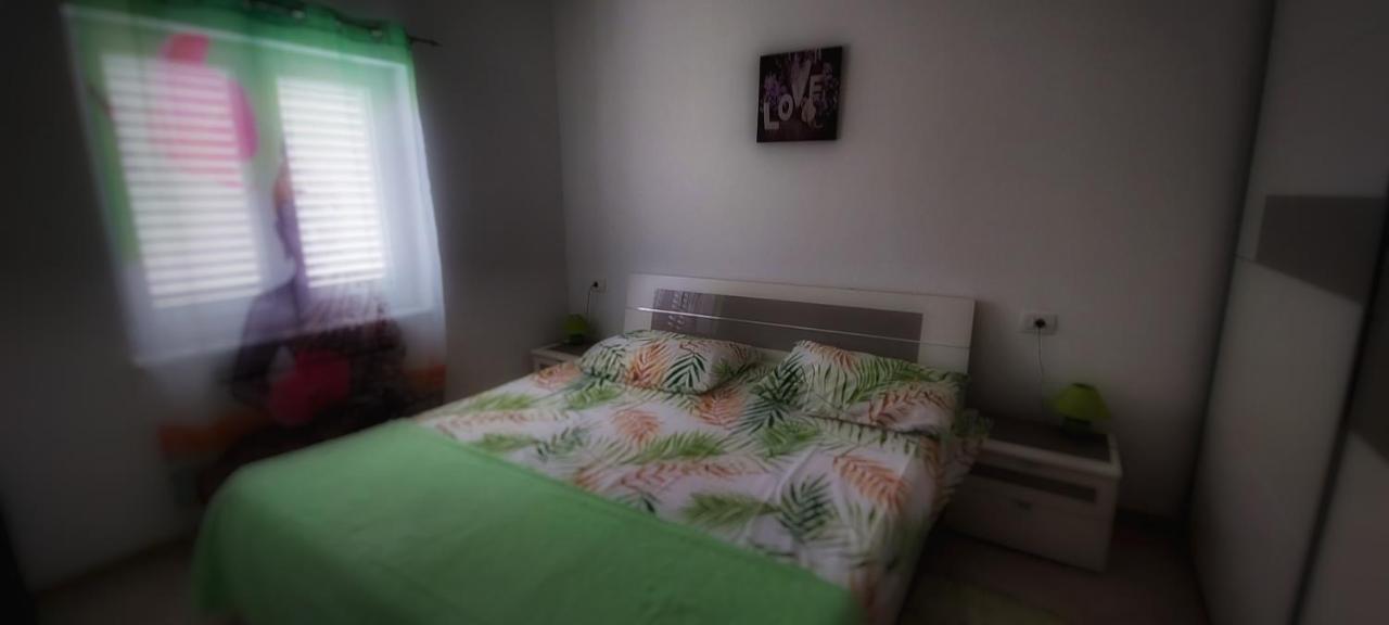 Apartmani Tomislav Krk Town Exterior photo